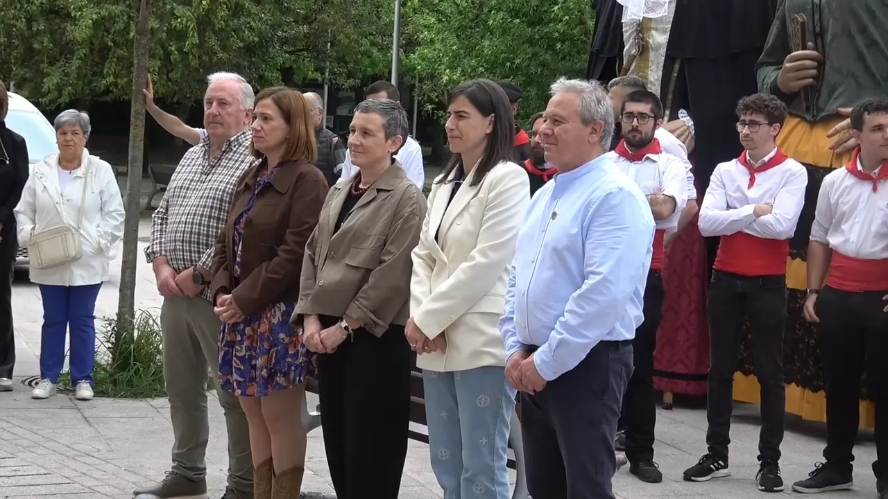 LA INVESTIGADORA IRUNESA ITZIAR VERGARA, GIGANTE DE IRUN 2026, EMOCIONA A LA IRUNGO ATSEGIÑA