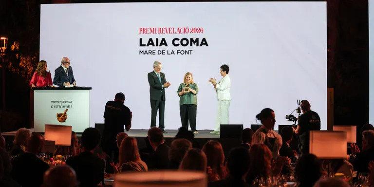 Laia Coma, cuinera del restaurant Mare de la Font de Solsona, rep el guardó Revelació 2026 als Premis Nacionals de Gastronomia