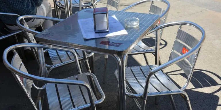 L’Ajuntament comprova que els bars i restaurants amb terrasses compleixin la normativa