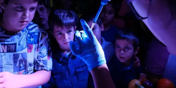 La Nit Europea de la Recerca omplirà la plaça Corsini amb una quarantena de tallers científics