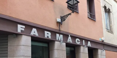 La precaució voluntària ha exhaurit les masqueretes a les farmàcies calderines