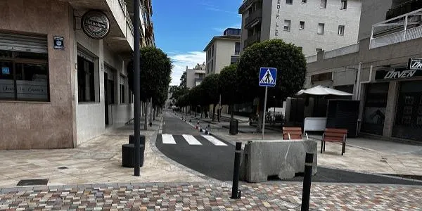 La plaça Catalunya de Torredembarra es reobrirà al trànsit només per a residents i serveis autoritzats