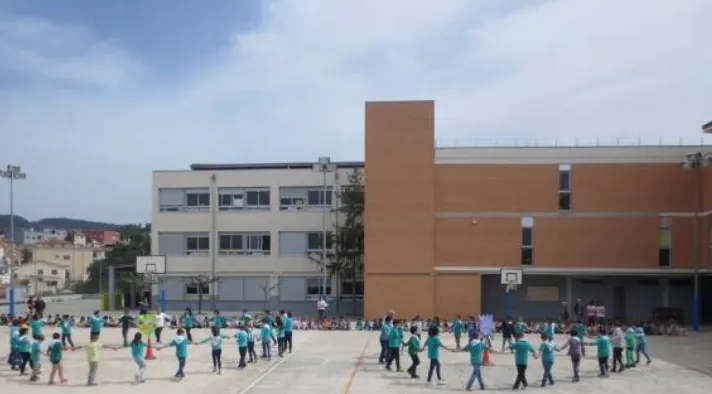 L’AFA de l’Escola Montbui torna a buscar l’empara del Síndic de Greuges per donar resposta a les sol•licituds de preinscripció