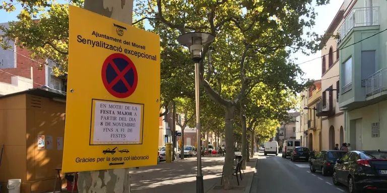 El consistori prohibeix aparcar a la Rambla durant les festes