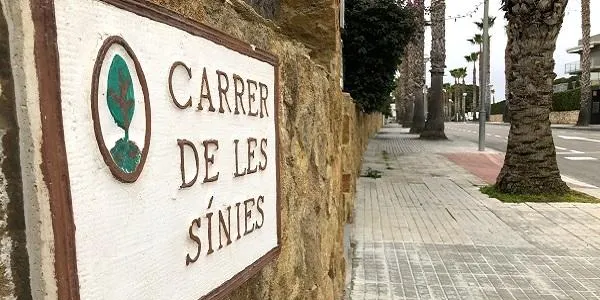 Un grup de veïns de la zona d’Hort de Pau afectada pels habitatges ocupats denuncia problemes “d’insalubritat pública”