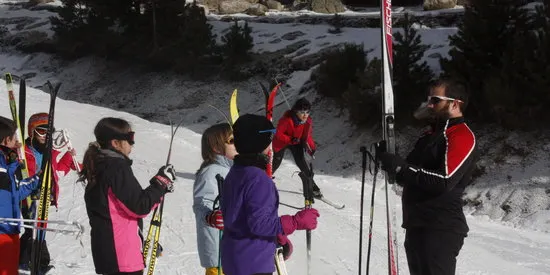 Més de 850 nens del Pirineu comencen el programa Esport Blanc Escolar