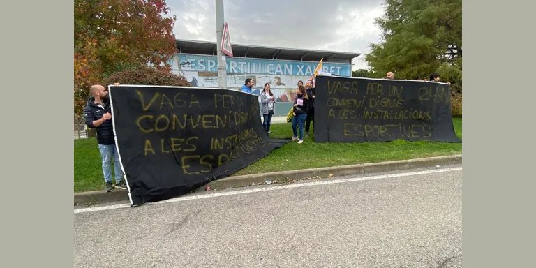 Can Xaubet, afectat per una jornada de vaga a nivell català per reclamar millores laborals pel sector de serveis esportius