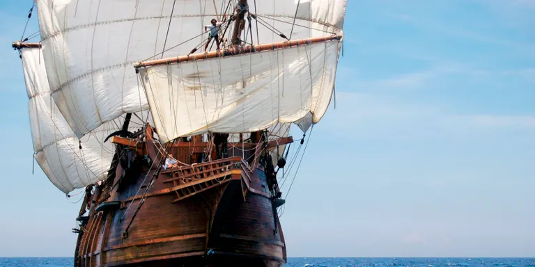 Arriben vaixells històrics i centenaris a la costa del Maresme