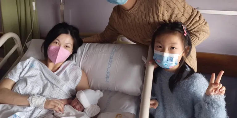 La Ying Su, primer nadó de l’any 2023 de l’Hospital Sant Jaume