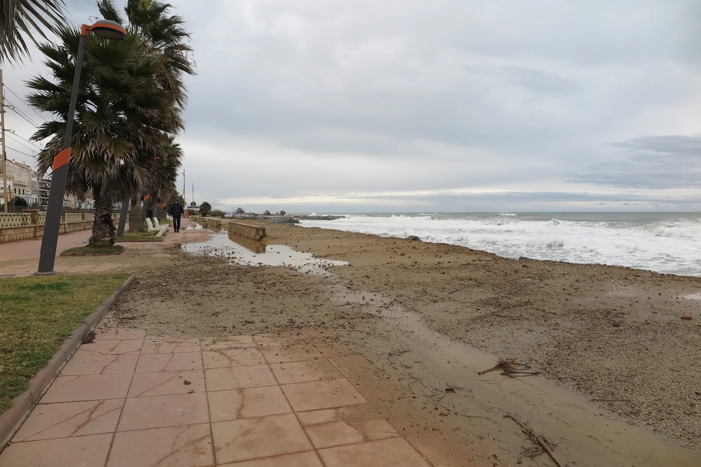 Els danys del temporal i la consolidació de les platges van centrar el consell d’alcaldes sobre el litoral