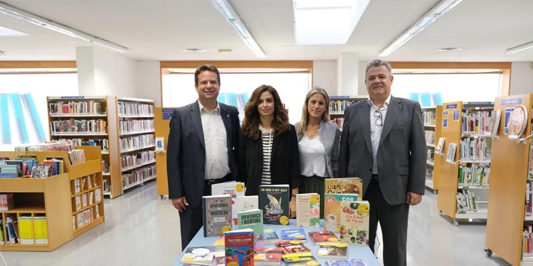 La Biblioteca de Cambrils amplia el seu fons gràcies a una subvenció de la Fundació Antigues Caixes Catalanes i BBVA