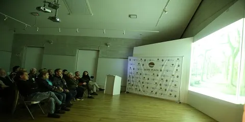 LA CONFERENCIA EN ARMA PLAZA TRATÓ SOBRE EL ARBOLADO DE HONDARRIBIA