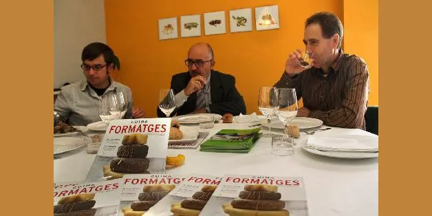 La revista 'Cuina' treu un suplement dedicat als formatges artesans