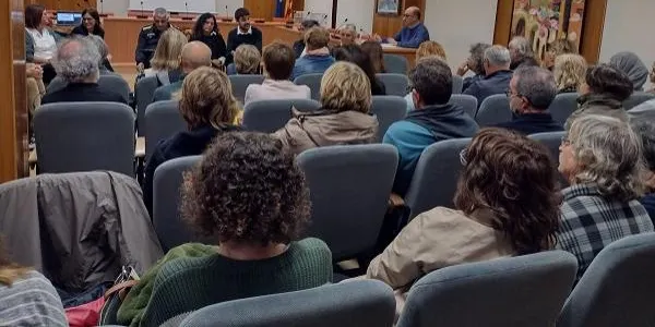 Ajuntament, Policia Local i agents socials es conjuren per vetllar per la bona convivència amb els menors que viuran a l'alberg d'Altafulla