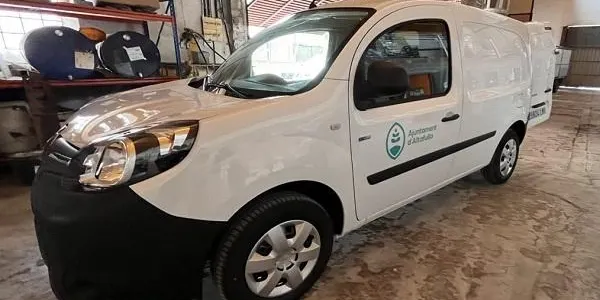 L'Ajuntament d'Altafulla adquireix una nova furgoneta elèctrica per la Brigada Municipal