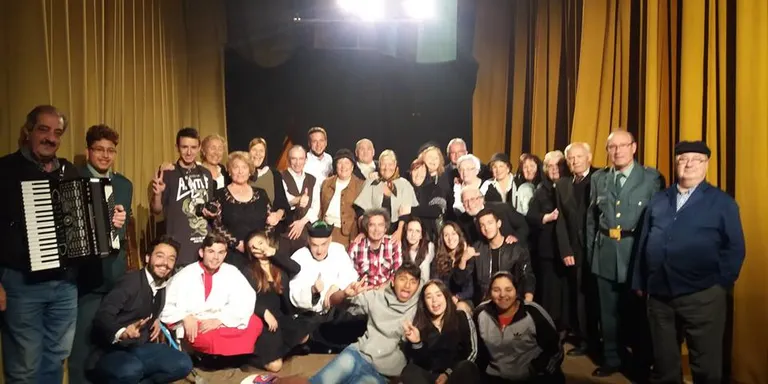 Alumnes del PTT i gent gran participen de la filmació d'un curtmetratge a la Seu
