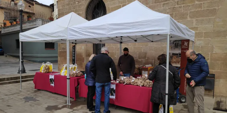 La Trumferia esgota 1.000 quilos de trumfos en dos matins