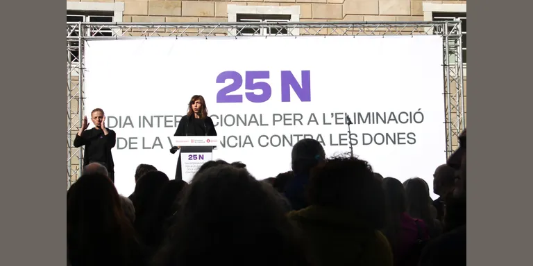 L'acte institucional del 25-N posa el focus en la violència digital: "Negar-la o invisibilitzar-la és també violència"