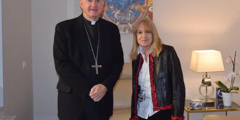 La Síndica Municipal de Greuges de la Seu presenta la seva memòria del 2022 a Joan-Enric Vives