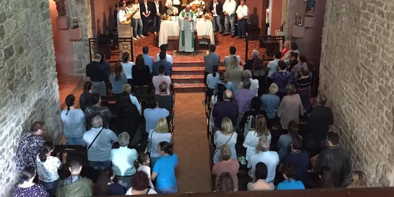 Commemoració molt emotiva de la primera missa «rociera» cantada a Pineda fa 50 anys
