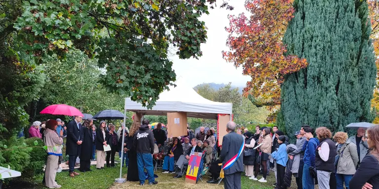 Esparreguera ret homenatge a Grenoble als exiliats republicans i dignifica la memòria del petit Juan Milán Beltrán