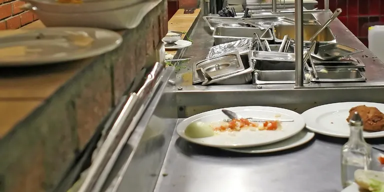 El Defensor del Pueblo demana a Rubí que ajudi a garantir l’alimentació dels menors en risc