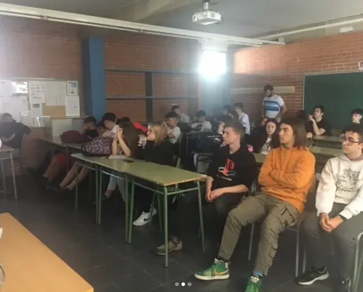 Cinc alumnes de l'institut Manolo Hugué guanyen un premi pel projecte d'una aplicació per mantenir nets els entorns de Caldes i generar llocs de treball