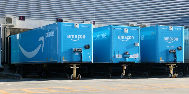 Barcelona aprova definitivament la 'taxa Amazon', que entrarà en vigor la setmana que ve