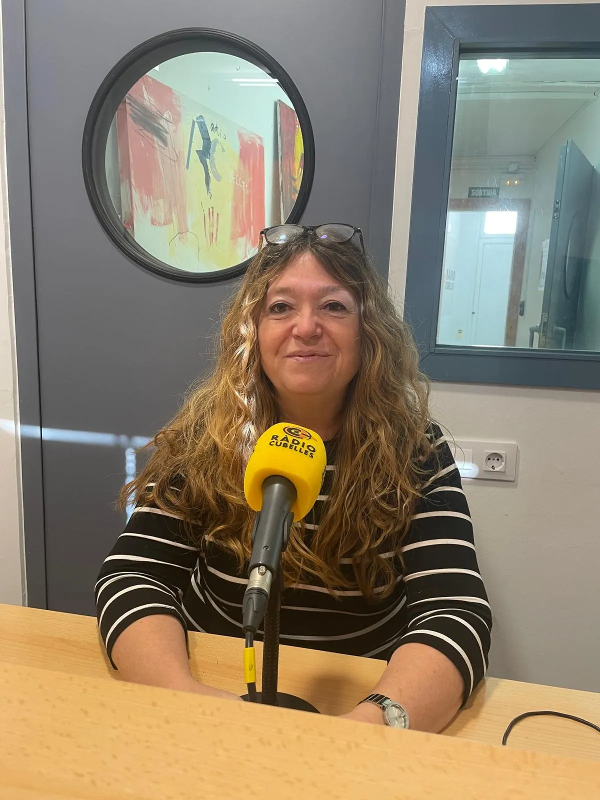 Yolanda Vallés explica el programa Reempresa al magazín 'Cubelles Tot un món'