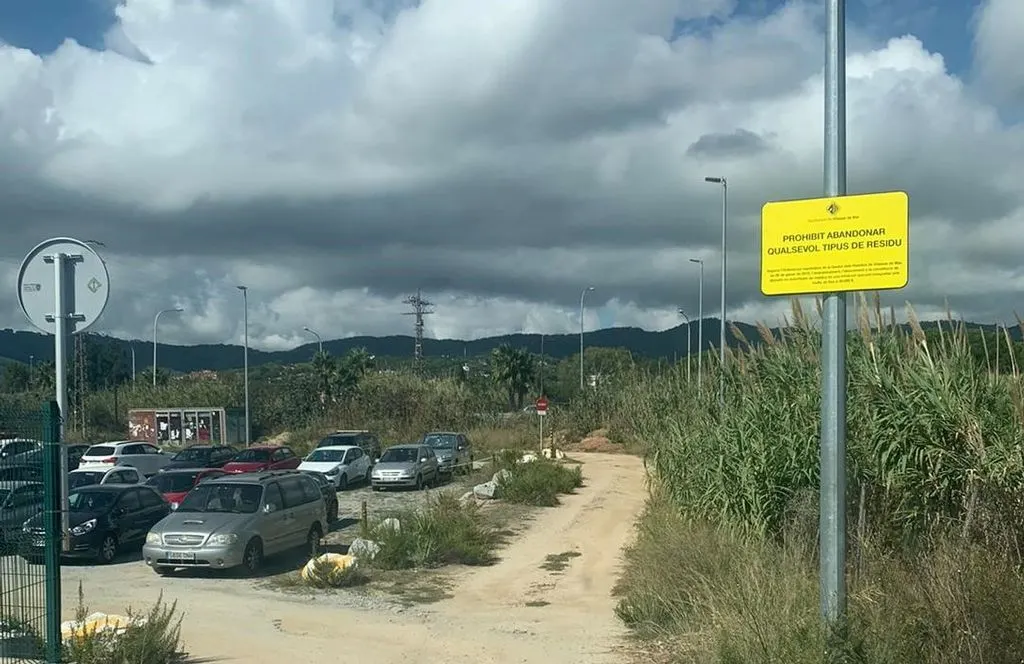 10 rètols nous per dissuadir de l’abandonament de residus al terme municipal