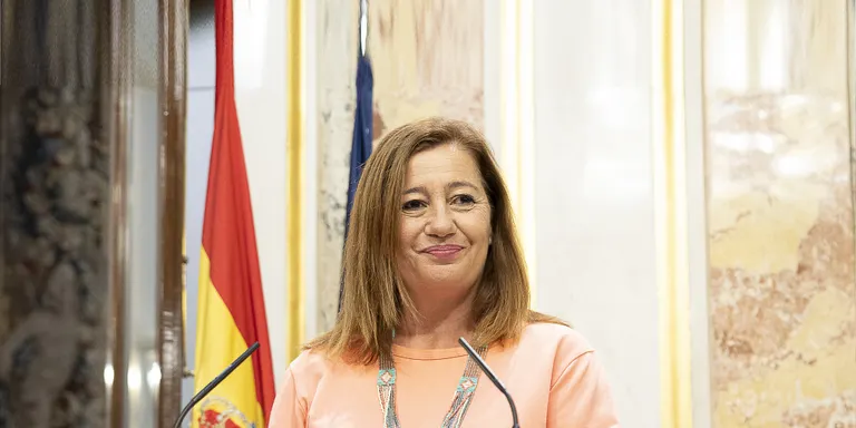 PSOE, Sumar, ERC, Bildu, PNB i BNG registren una reforma del reglament del Congrés negociada amb Junts per l'ús del català