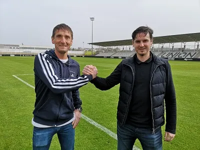 AKERRETA EQUIPAMIENTO INTEGRAL DE OFICINAS NUEVO PATROCINADOR DEL REAL UNIÓN SAD