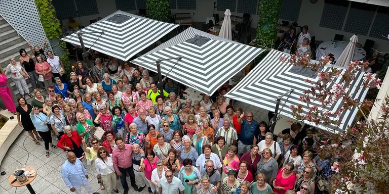 Més de 200 persones participen a la festa final de les activitats esportives de la gent gran