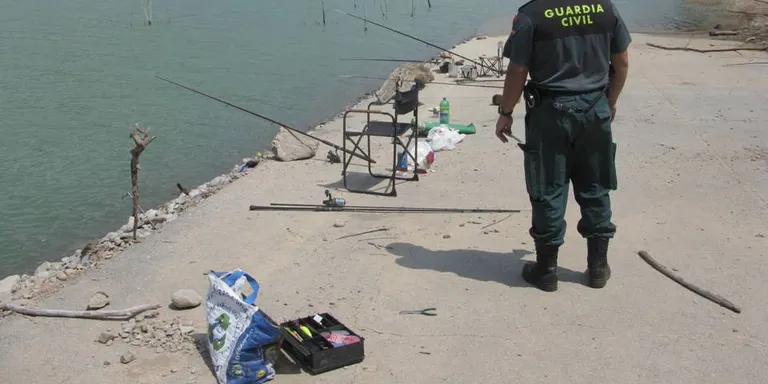 Disset denúncies a pescadors durant el cap de setmana al Segre i als embassaments de Rialb i Oliana