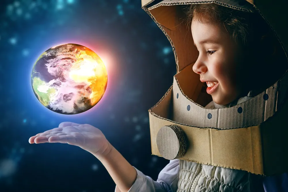 Un centenar de persones s’han inscrit en els tallers familiars per descobrir l’Univers en 360º