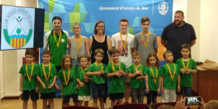L'Ajuntament homenatja l'Escoleta del Club Hoquei Patins d'Arenys