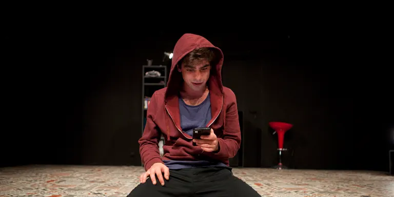 La premiada A.K.A, pròxima cita al Teatre