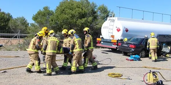 Protecció Civil i l’Ajuntament d’Altafulla simulen un accident entre un camió amb mercaderies perilloses i un cotxe per activar el TRANSCAT i el pla local de seguretat