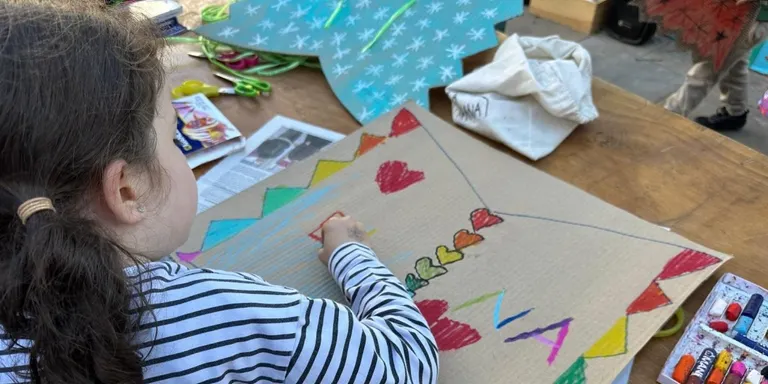El Casal Municipal acull aquest dissabte la primera sessió del Taller de capgrossos en el marc de les activitats que s’han organitzat al cicle ‘Espai en família’
