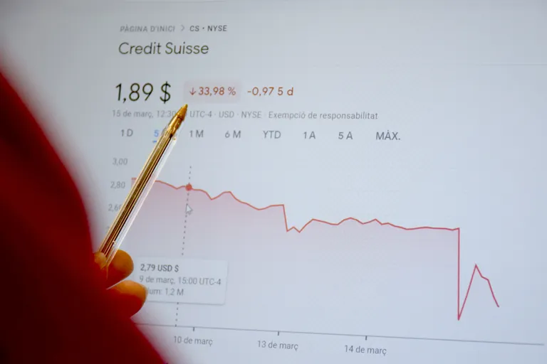 Les borses tornen al verd després de l'ajuda a Credit Suisse i a l'espera del BCE