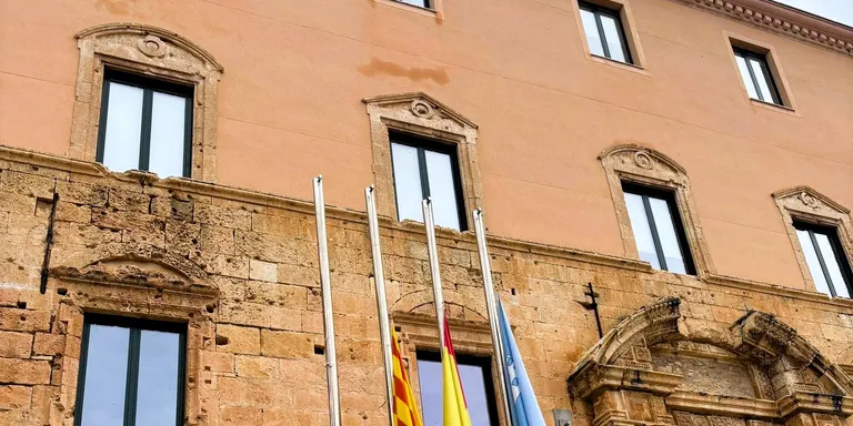 Torredembarra se suma al dol oficial per la mort d'un bomber a l'incendi de Paüls