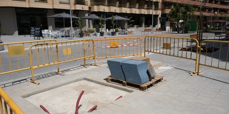 L’Ajuntament inicia els treballs previs per col·locar l’escultura de David Callau a la plaça Aragó