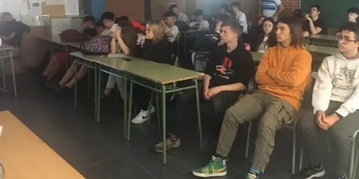 Cinc alumnes de l'institut Manolo Hugué guanyen un premi pel projecte d'una aplicació per mantenir nets els entorns de Caldes i generar llocs de treball