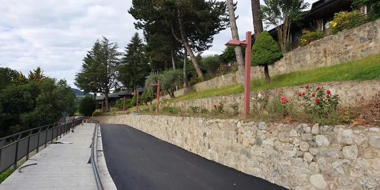 Asfaltatge del camí de Sant Isidre de Castellciutat