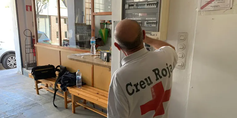 El Rebost Solidari d’Aliments amplia la potència elèctrica per tenir més capacitat d’emmagatzematge