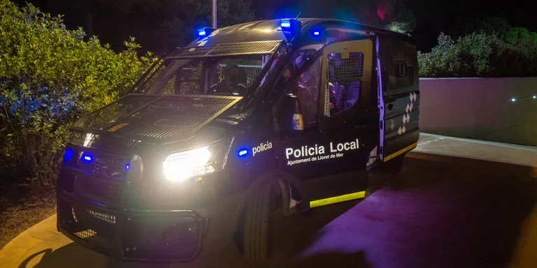 La Policia Local de Lloret deté a dos joves per actes vandàlics