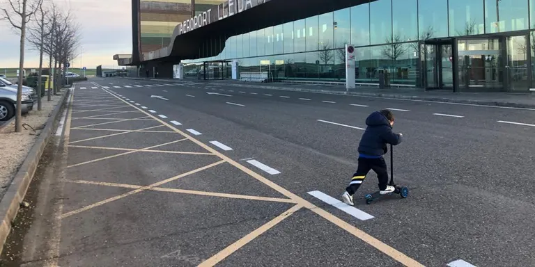L'aeroport de Lleida-Alguaire s'ofereix com a aparcament pels avions aturats