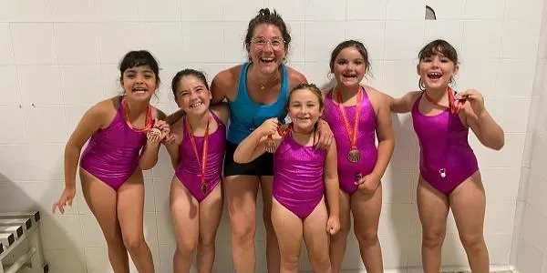El Club Natació Sincro Torredembarra obté dos títols en el Campionat de Catalunya d’Escoles i un bronze en el de Benjamí