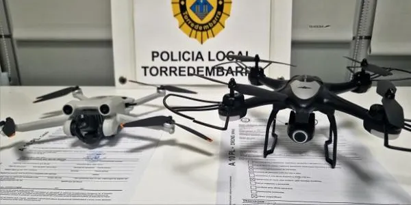La Policia Local intervé dos drons que sobrevolaven Torredembarra sense autorització