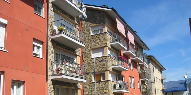 Obert el procés per adjudicar tres habitatges públics a la Seu